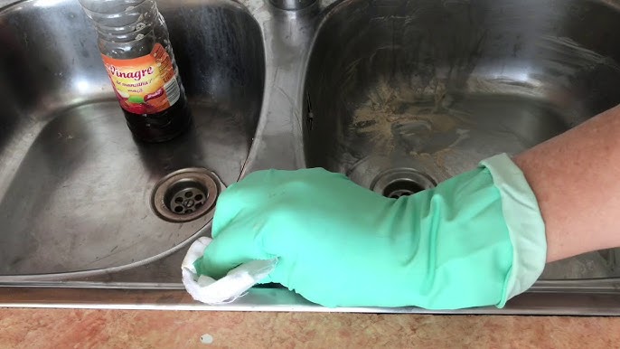 Using strong water in cleaning: Uses, advantages and disadvantages